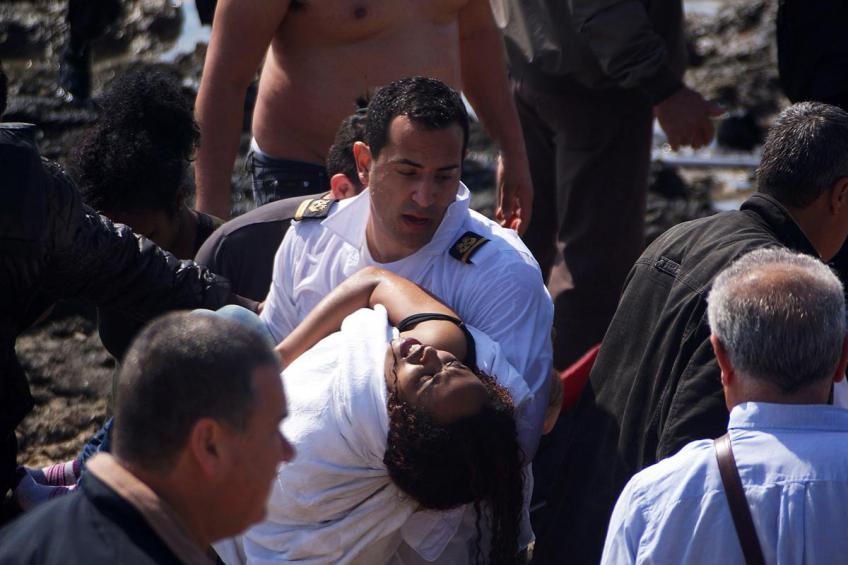 Migrants: instantan&eacute;s de vie... et de mort